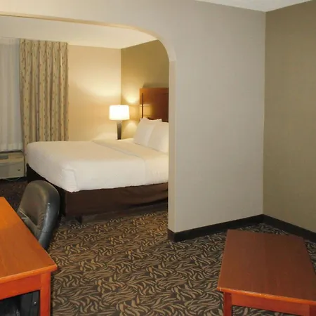 Clarion Inn & Suites Cortland - University Area-2